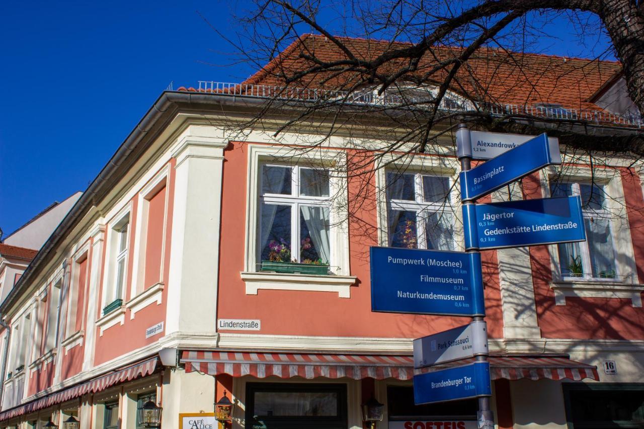Cafe Alice & Pension Gmbh Potsdam Exterior photo